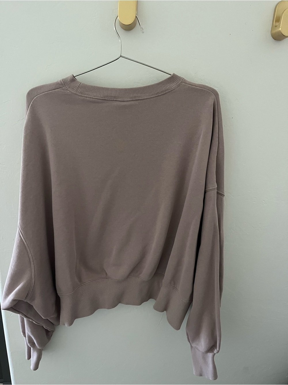Nike Women’s Mauve Crew Sweatshirt with White Swoosh - Picture 2 of 3